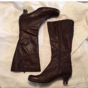 La Canadienne brown tall boots size 11